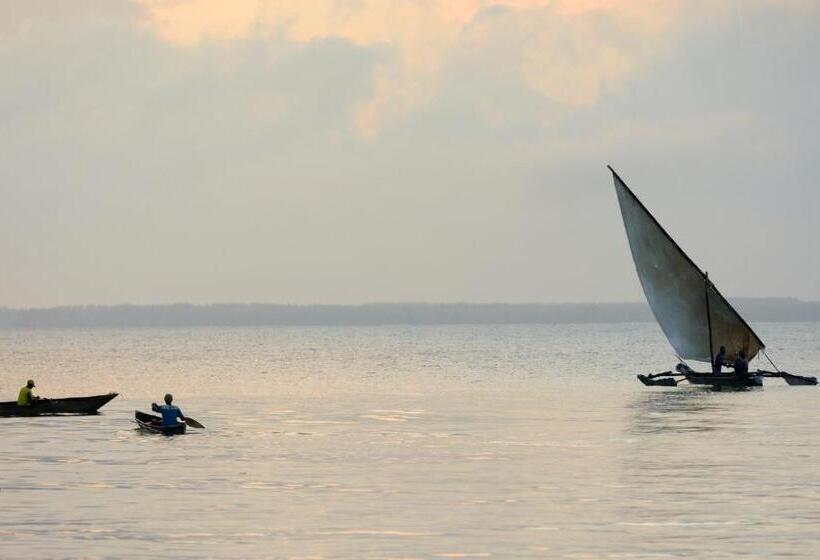 בית מלון כפרי Kaure Sand Beach Lodge