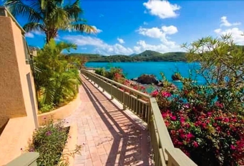 استراحتگاه Lindbergh Bay