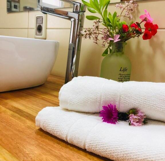 Unique Hotel & Suites