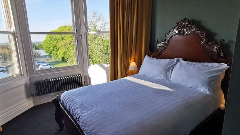 פונדק Lairds House Northumberland Ltd