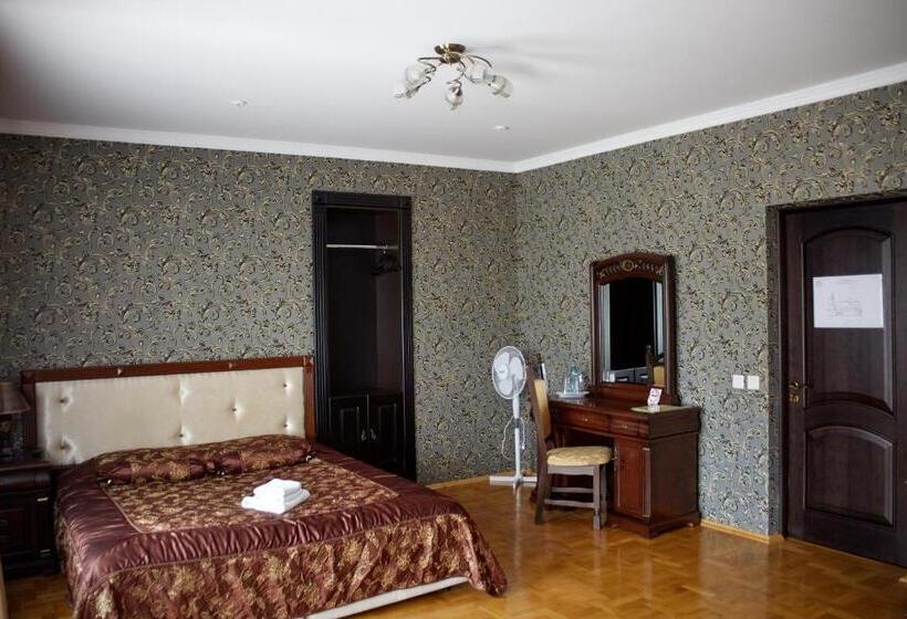 مبيت وإفطار Garden Hall