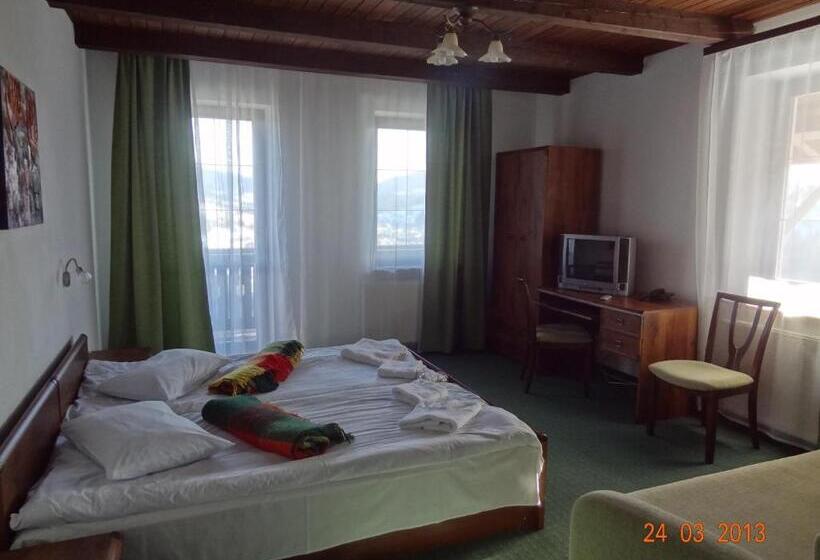 בית מלון כפרי Alpenhof Pansion