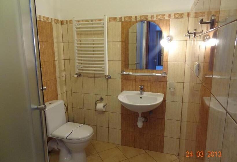 בית מלון כפרי Alpenhof Pansion