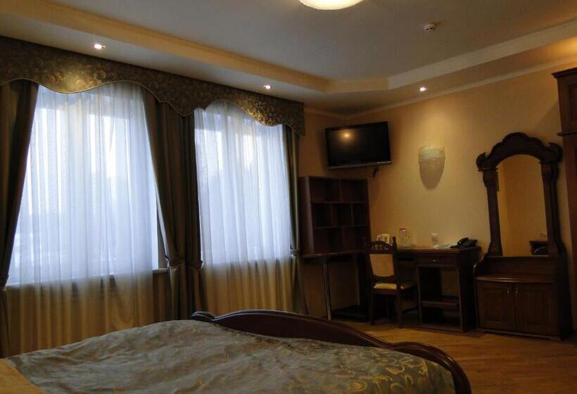 فندق Red Stone