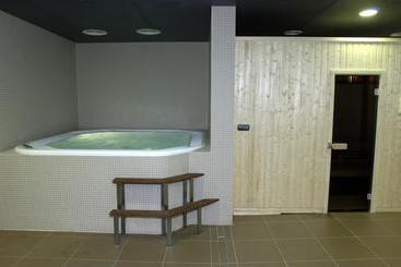 Ea Zámecký Hotel Sychrov