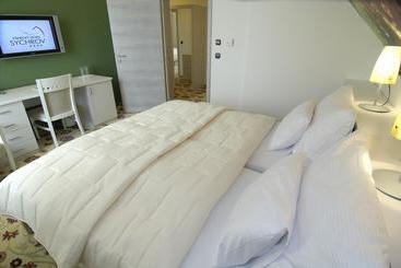Ea Zámecký Hotel Sychrov