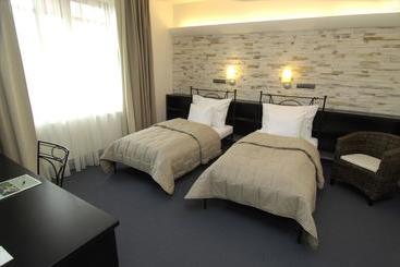 Ea Zámecký Hotel Sychrov