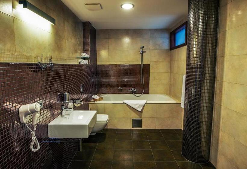 هتل Beroun Golf Club