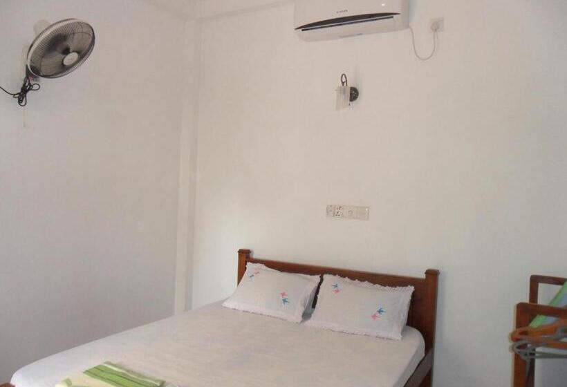 Hotel Pearl Resort Mirissa