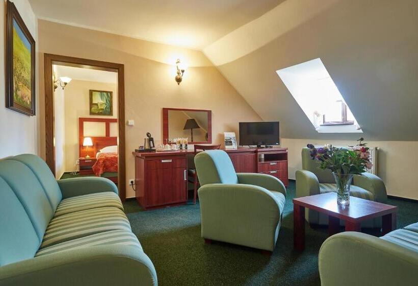 هتل Vivaldi Apartments