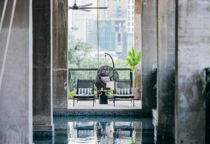Отель Lloyd S Inn Kuala Lumpur