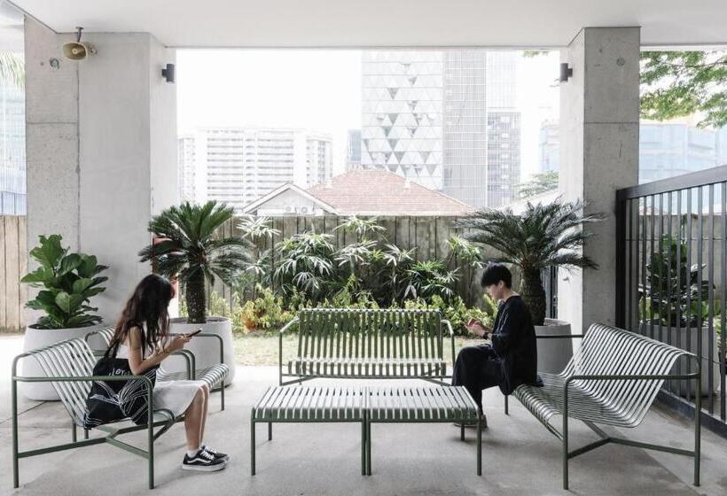 Отель Lloyd S Inn Kuala Lumpur