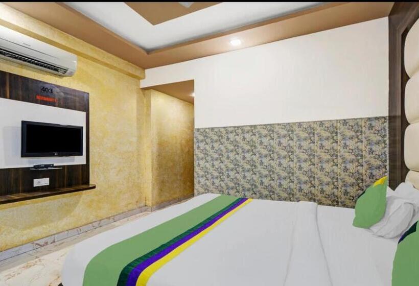 فندق Mangal Residency Rooftop Pool