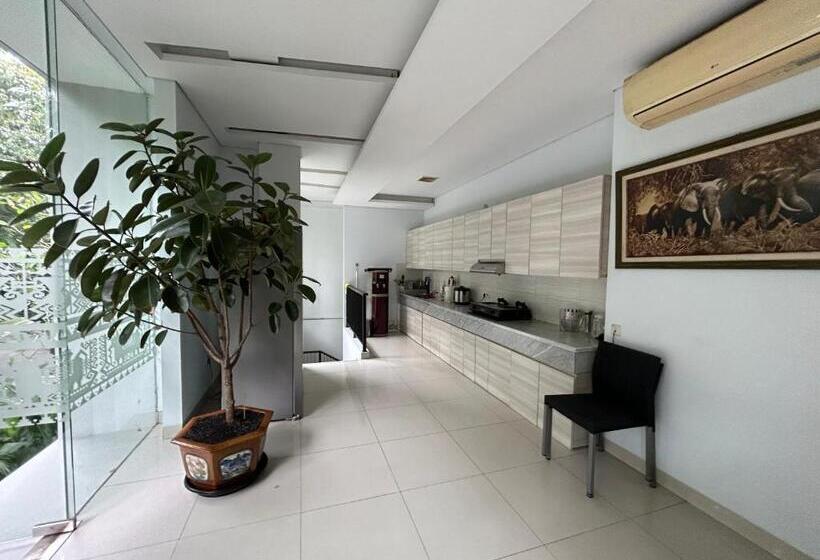 پانسیون Annie Kuca