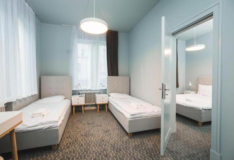 هاستل Roze Park Rooms