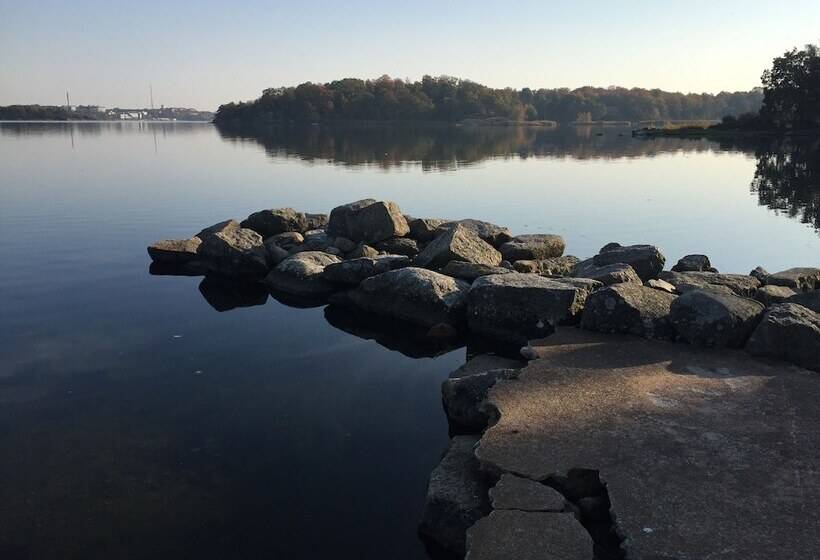 تختخواب و صبحانه Amiralsgården Werstorp