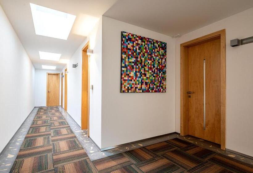 هتل Penzion V Ráji