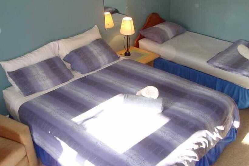 فندق صغير Bon Accord Backpackers
