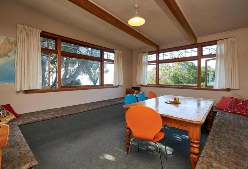 هاستل Dolphin Lodge