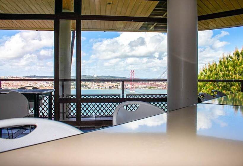 Общежитие Hi Almada  Pousada De Juventude