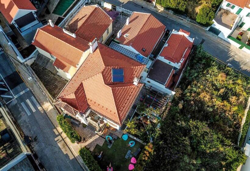 هاستل The Salty Pelican Beach Retreat