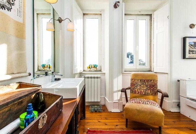 هاستل The Salty Pelican Beach Retreat