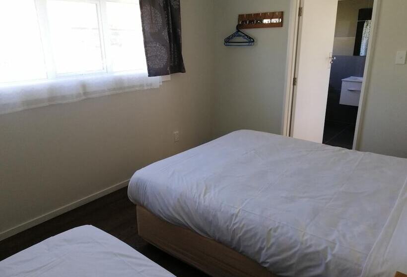 Bayfield Motel And Apartment