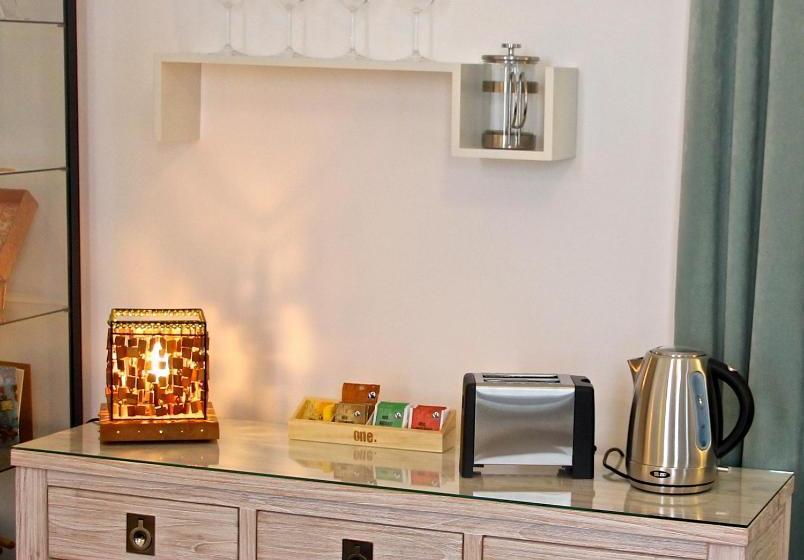 تختخواب و صبحانه Artica Art & Accommodation