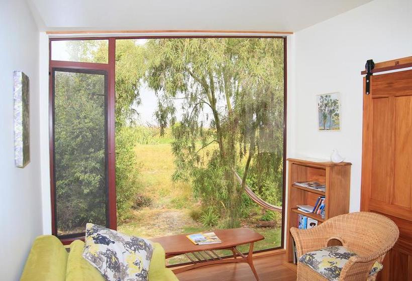 تختخواب و صبحانه Misty River Retreat