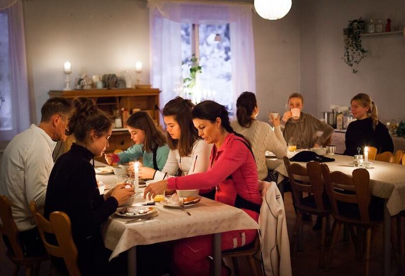 تختخواب و صبحانه Helsingegården