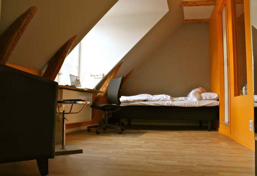 تختخواب و صبحانه Magles Smiley Inn