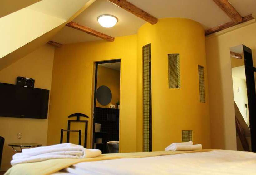 تختخواب و صبحانه Magles Smiley Inn