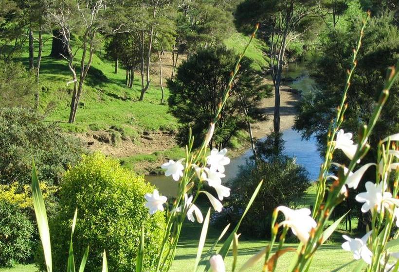 تختخواب و صبحانه Riverside Homestead