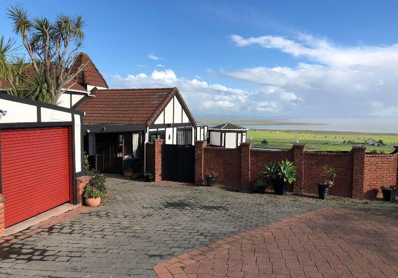 Chartre Manor B&b