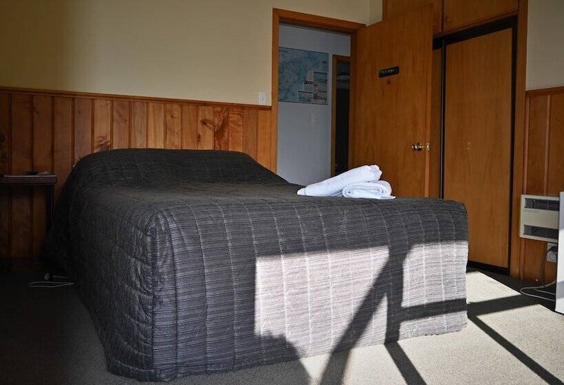 هتل Donegal House