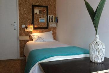Marina Lounge Hostel