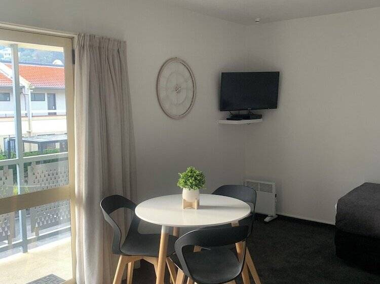 مُتل Apex Motorlodge