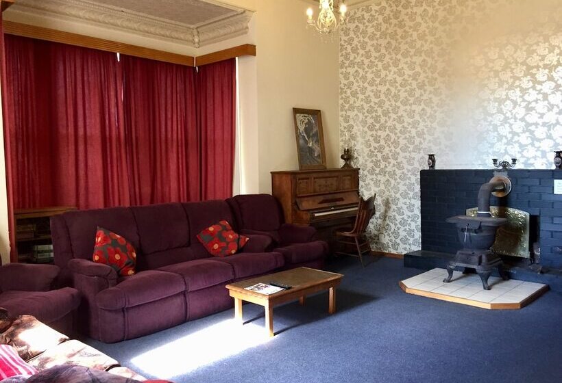 הוסטל Tripinn Motel & Share Accommodation