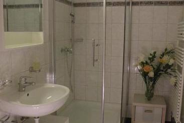 تختخواب و صبحانه Guest House   Maison D Hôtes Relais Des Saars