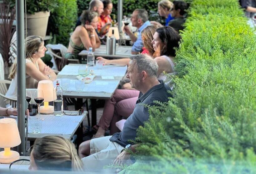 هتل Blue Inspired By Manna