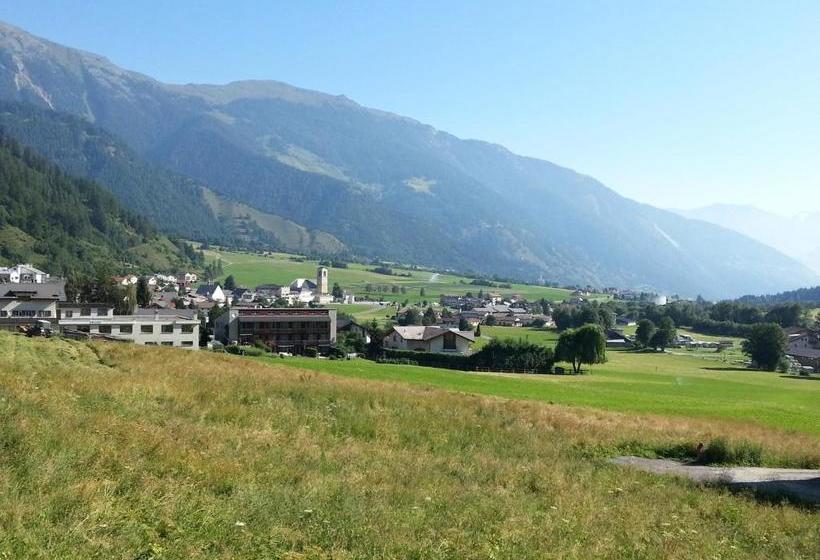 ホテル Chavalatsch