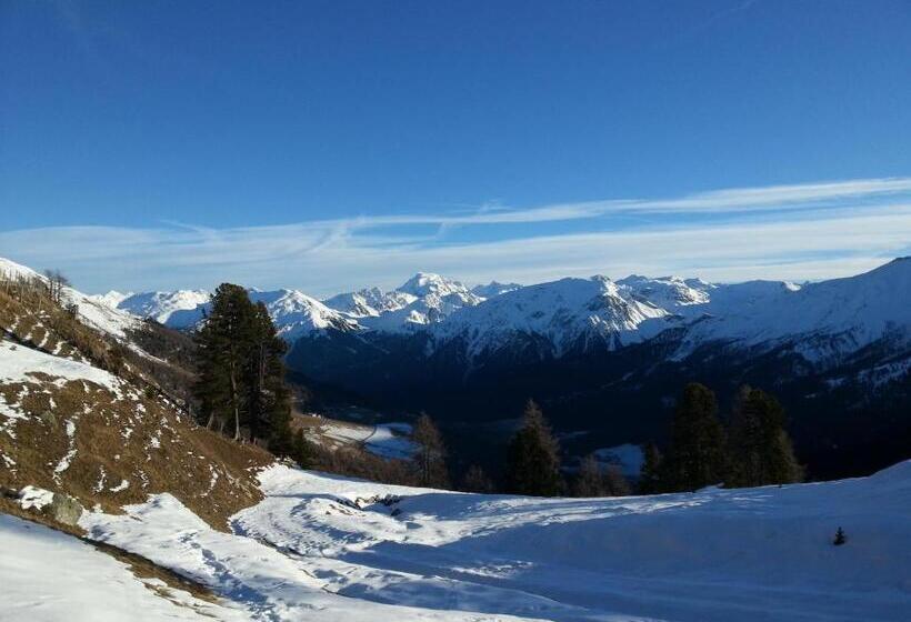 ホテル Chavalatsch