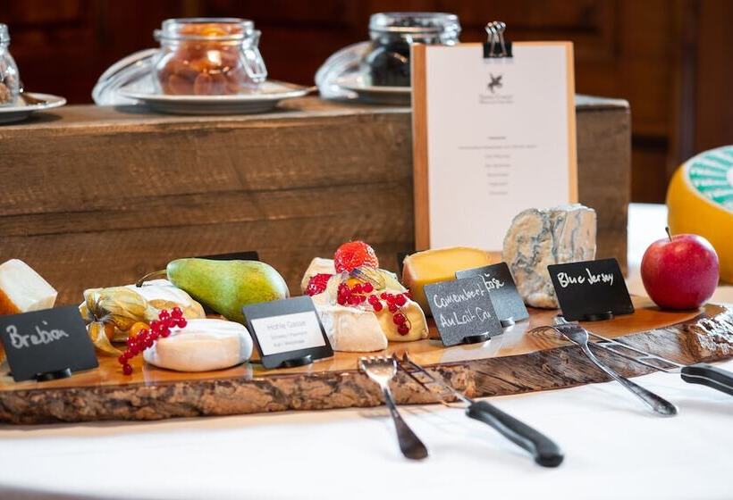 Swiss Chalet Merlischachen   Romantik Schloss Hotel Am See