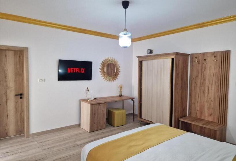 هتل Colt De Rai Deluxe & Spa