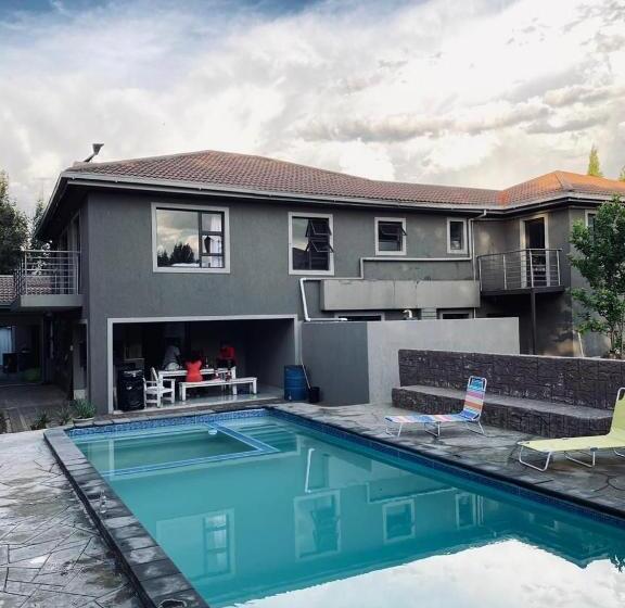 بنسيون Zest Boutique Manor