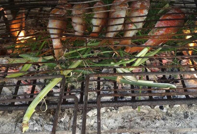 تختخواب و صبحانه La Tousque