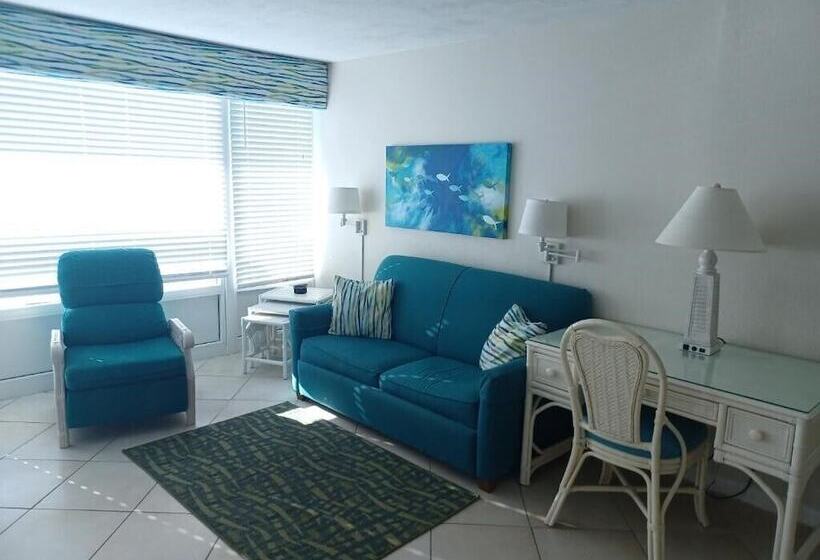 Islander Beach Resort