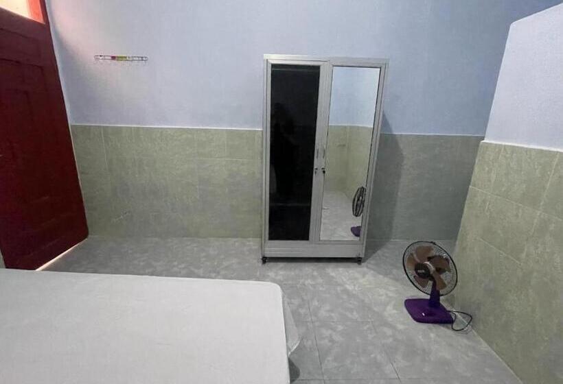 ホテル Spot On 93965 Ibrahim Guest House Syariah