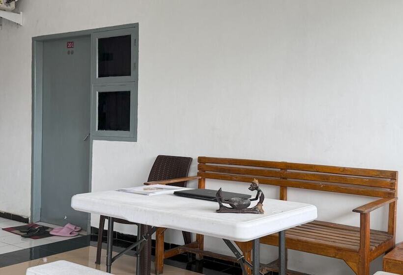 فندق Spot On 93966 Dhiya Guest House Syariah