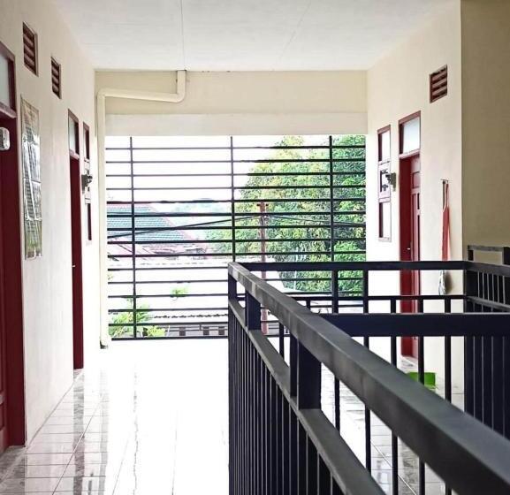 فندق Spot On 93966 Dhiya Guest House Syariah